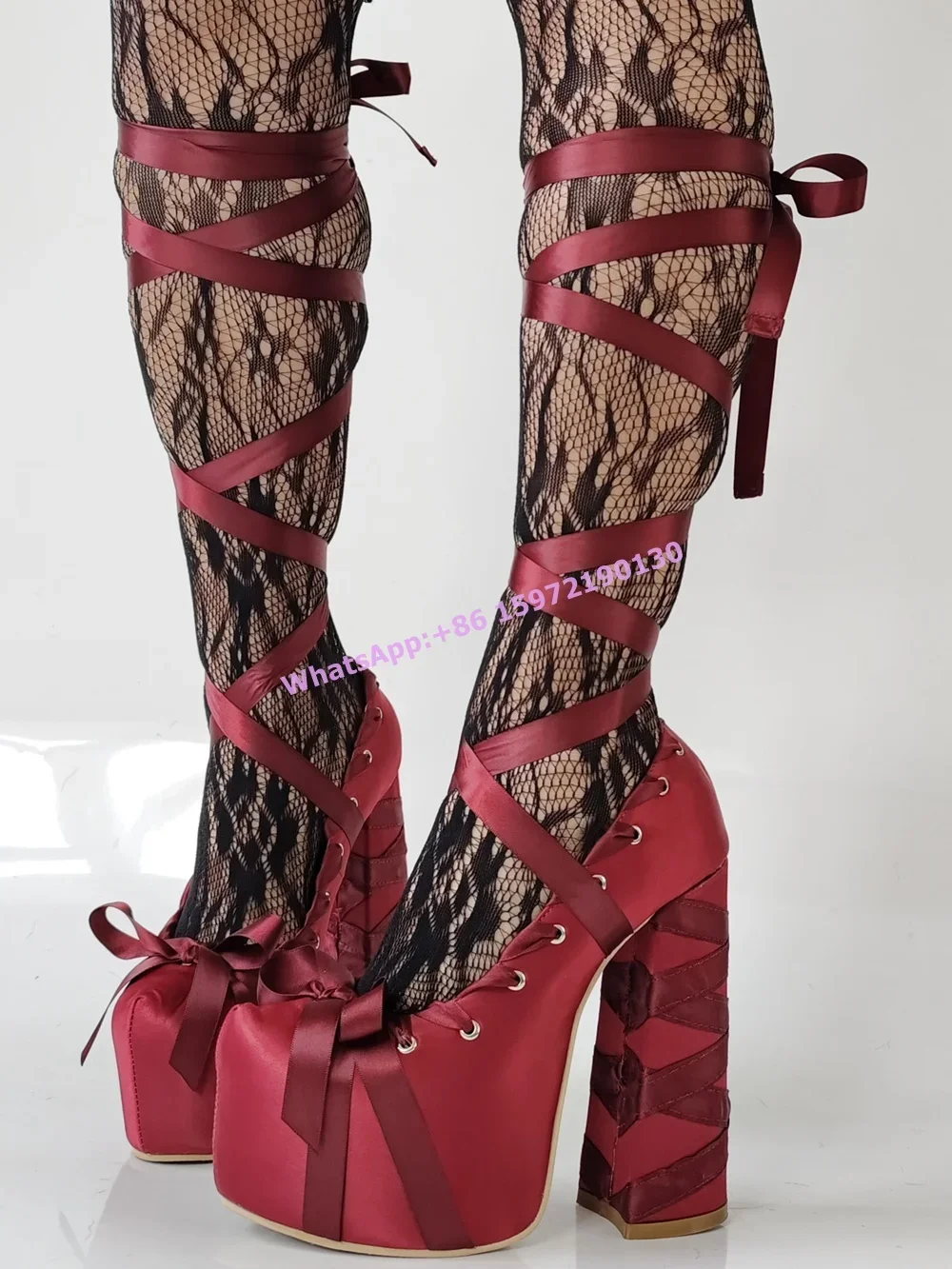 Ribbon Tie Heel - Туфли-лодочки на платформе с красной атласной