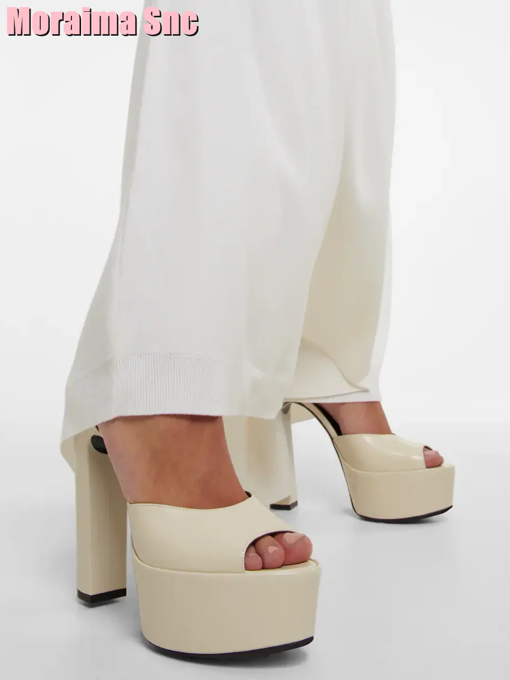 Platform Sneakers Chunky - Сандалии женские из лакированной кожи, открытый