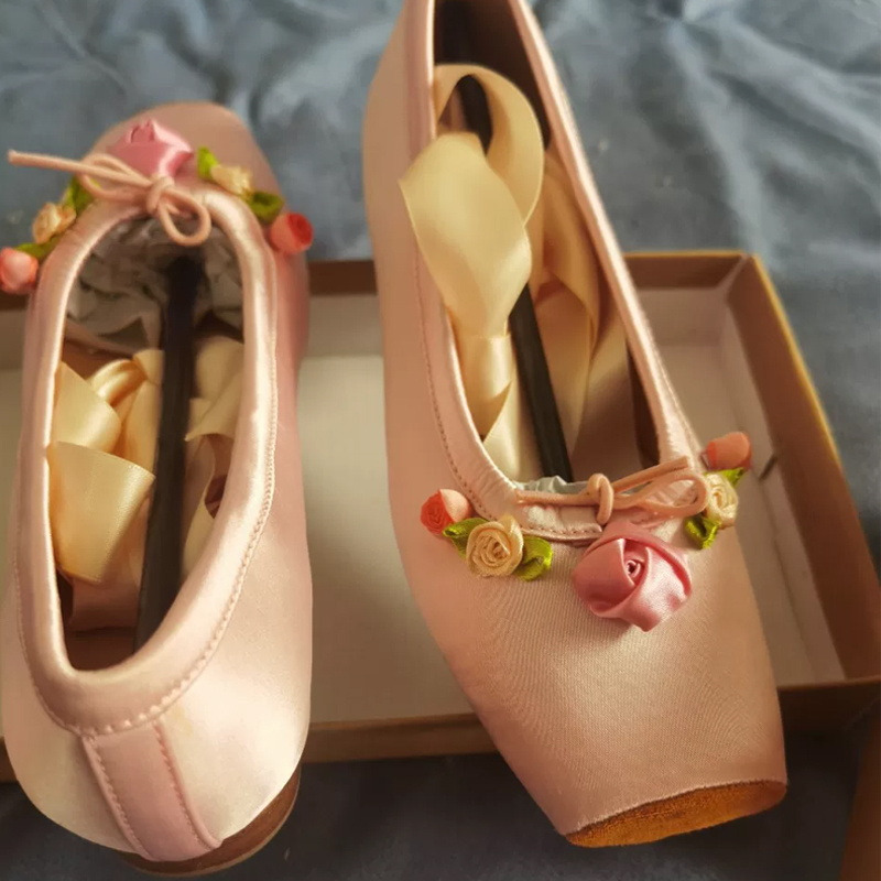 Ribbon Tie Heel - Женские розовые атласные туфли Мэри Джейн