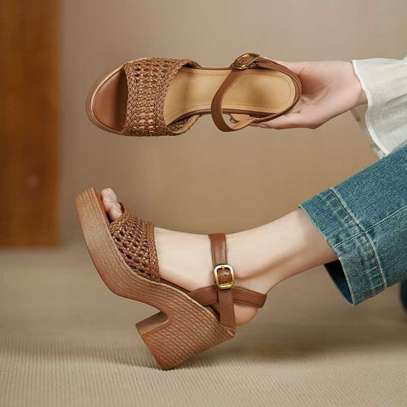Platform Sneakers Chunky - Элегантные женские плетеные босоножки на высоком