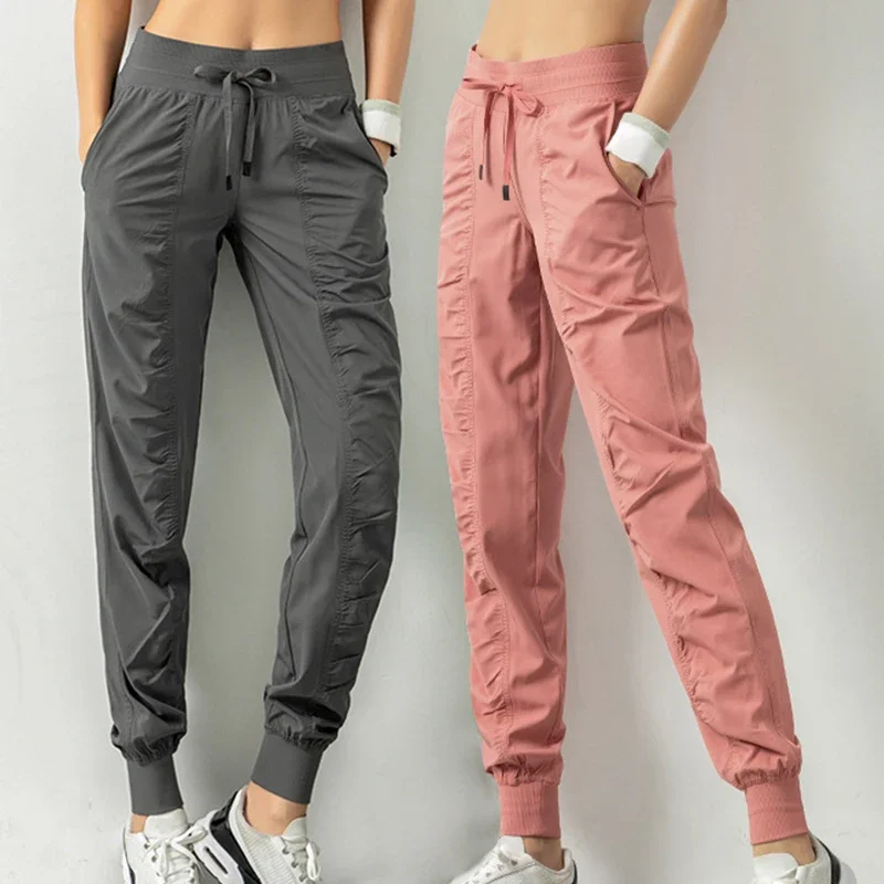 Спортивные штаны из ткани на ш – обзор и цена Women Shoes Joggers