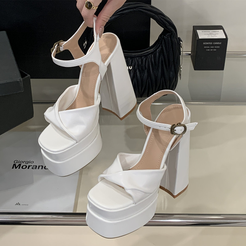 Модные женские сандалии-гладиа – обзор и цена Platform Sneakers Chunky